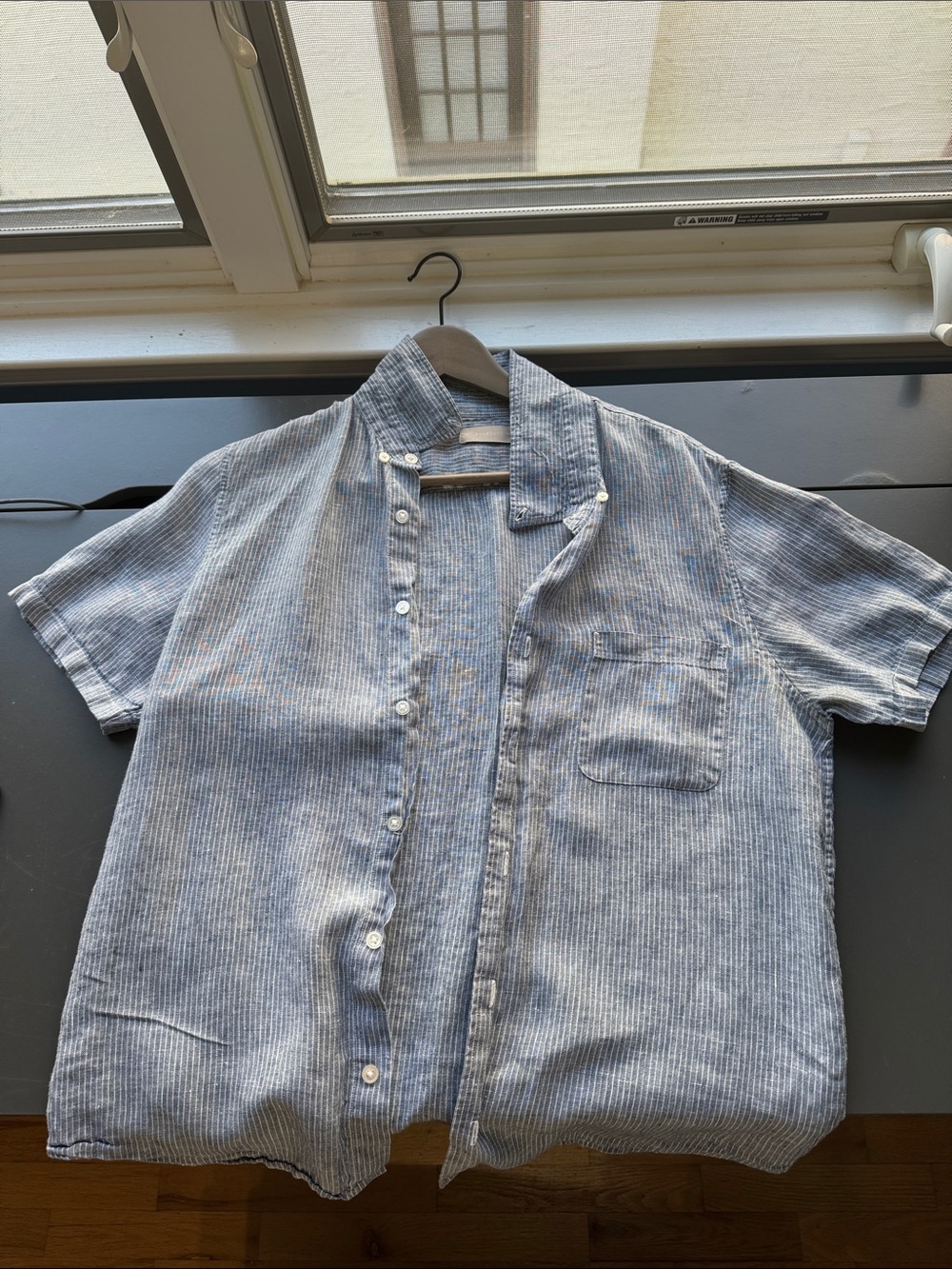 Everlane Blue & White Striped Short-Sleeve Button-Down Shirt